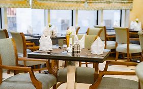 فندق إعمار جراند